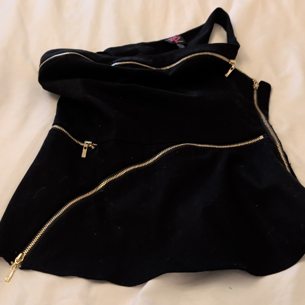 2B Bebe Black  one shoulder  with Gold Zippers top